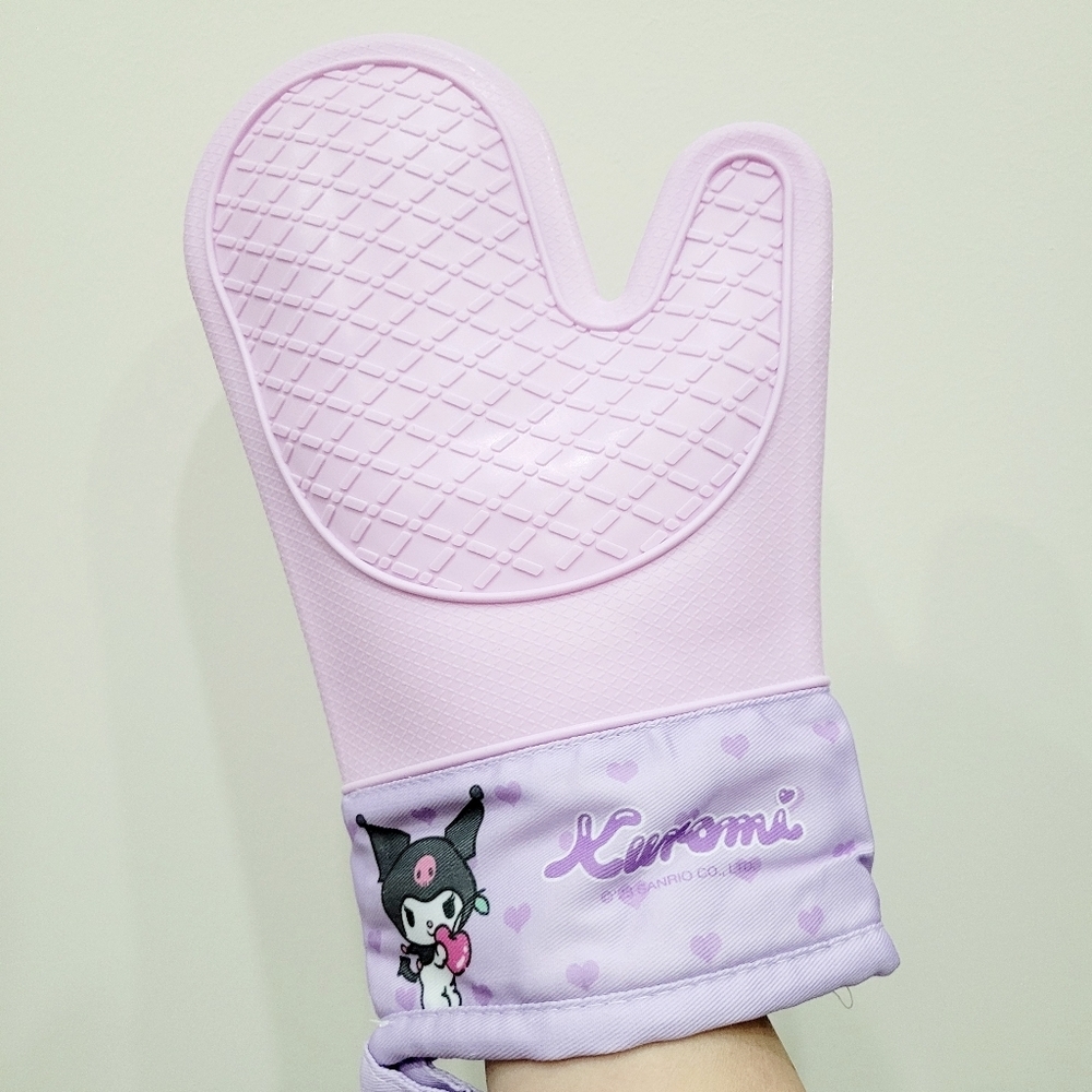 Brand New Sanrio Kuromi Silicone Oven Mitt Glove Purple